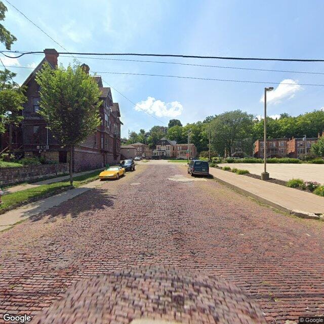 Photo of FIFTEENTH STREET APARTMENTS. Affordable housing located at 180 W 15TH DUBUQUE, IA 52001
