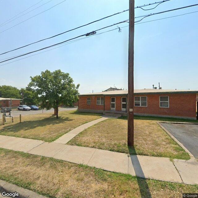 Photo of Crestview at 1717 E Avenue I Temple, TX 76501