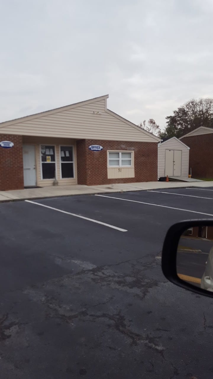 Photo of Northwoods Apartments. Affordable housing located at 601 N Timberly Ln Burgaw, NC 28425