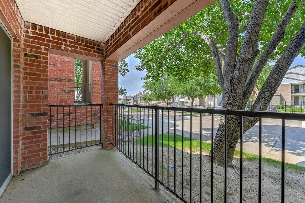 Photo of Cooper's Crossing at 1101 Oxbow Dr Irving, TX 75038