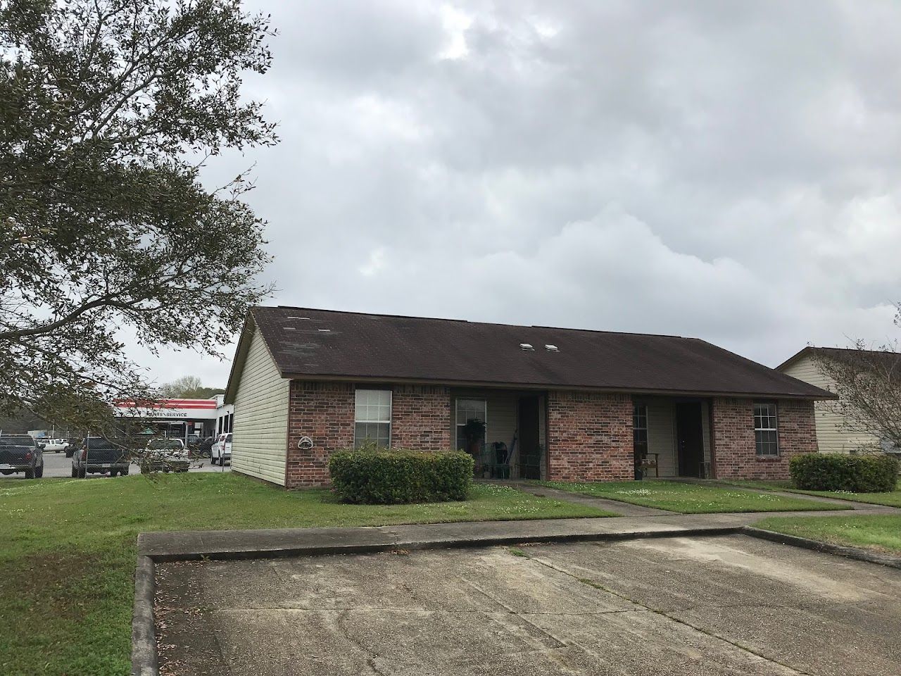 Photo of WILLOWBROOK I APARTMENTS at 1301 W. WILLOW ST. LAFAYETTE, LA 70506