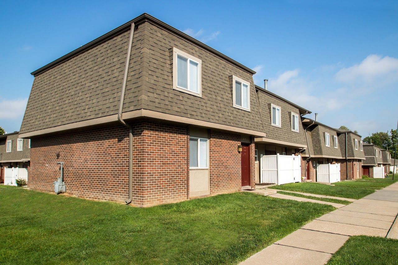 Photo of Featherstone Apartments at 901 N 35th St Council Bluffs, IA 51501