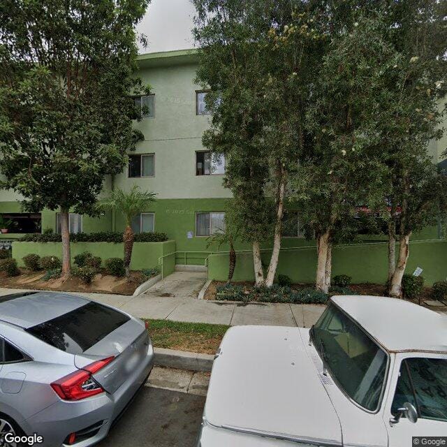 Photo of HARVARD CIRCLE at 952 N HARVARD BLVD LOS ANGELES, CA 90029