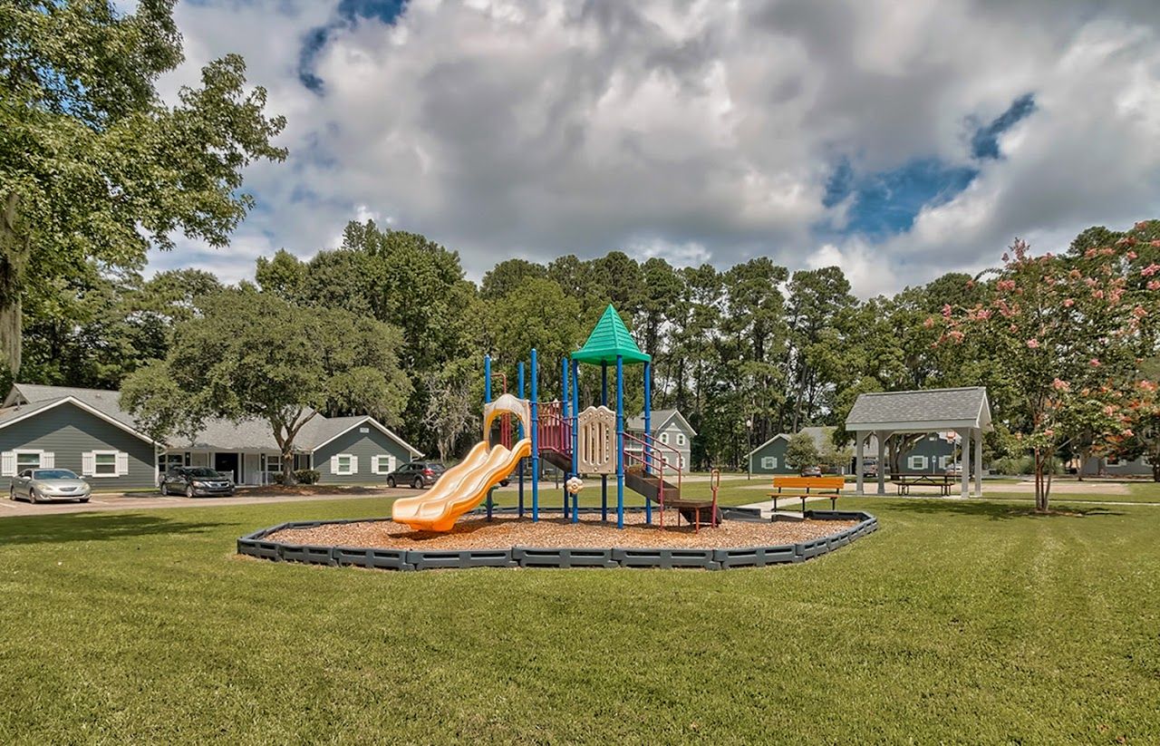 Photo of 123 Club Carriage. Affordable housing located at 123 Old Salem Rd Beaufort, SC 29902