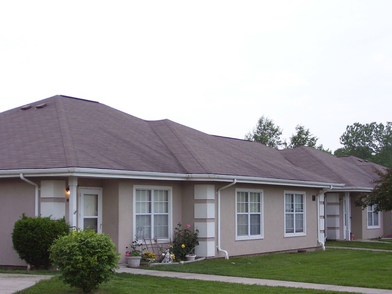 Photo of Westchester Village of Oak Grove. Affordable housing located at 408 SE 7th St Oak Grove, MO 64075