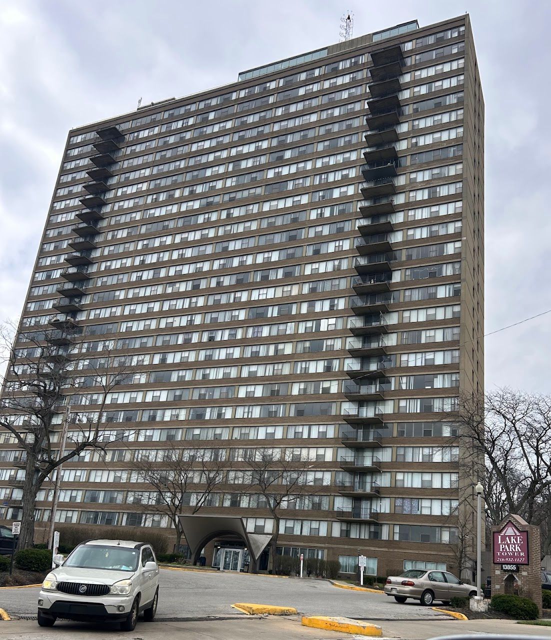Photo of Lake Park Tower Apartments at 13855 Superior Rd East Cleveland, OH 44118