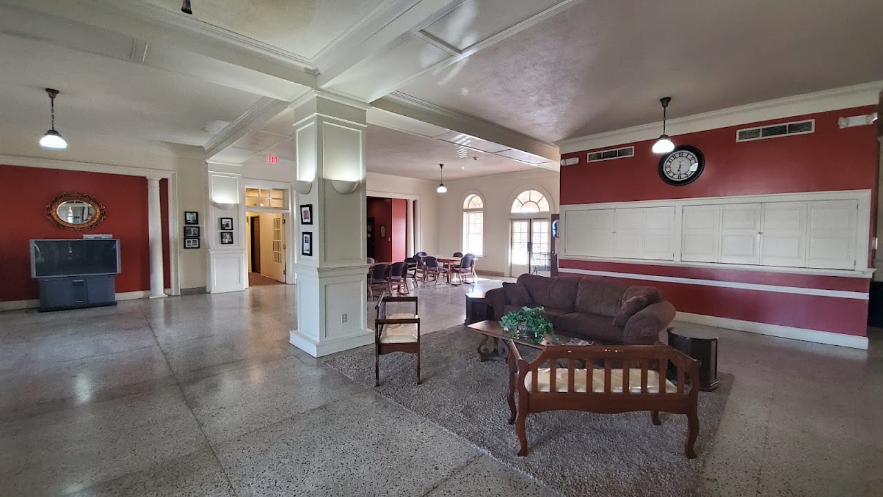 Photo of Schneider House Apartments at 120 S Russell St Pampa, TX 79065