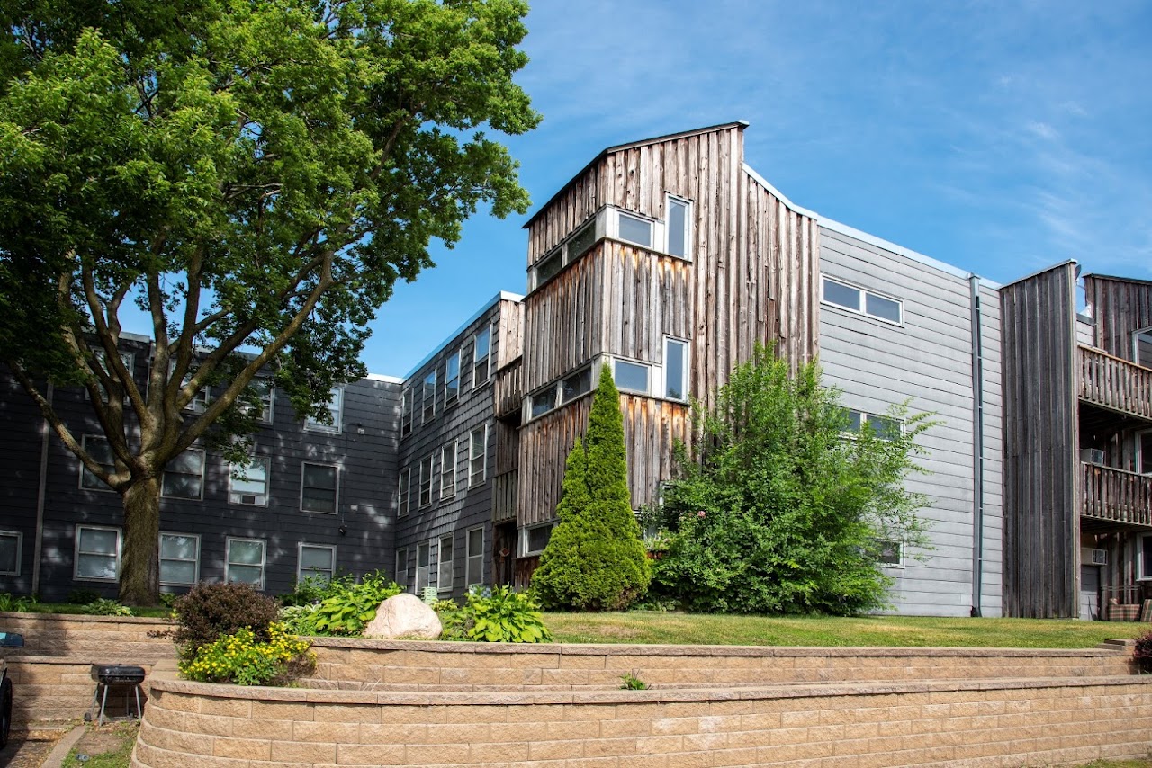 Photo of Bass Lake Crossing Apartments. Affordable housing located at 5601 Quebec Ave N New Hope, MN 55428