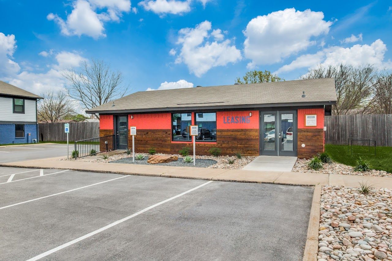 Photo of The Ruston. Affordable housing located at 500-511 Ridgecrest Dr Saginaw, TX 76179