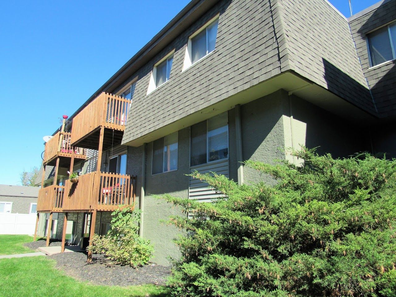 Photo of Cottonwood Trail. Affordable housing located at 208 Glenn St SE Mount Vernon, IA 52314
