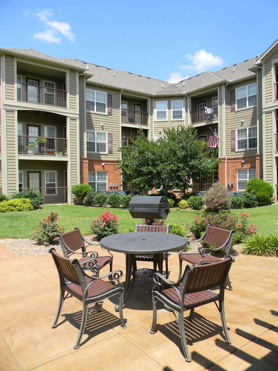 Photo of Villas at Forest Park. Affordable housing located at 840 S Red Maple Ct Nixa, MO 65714