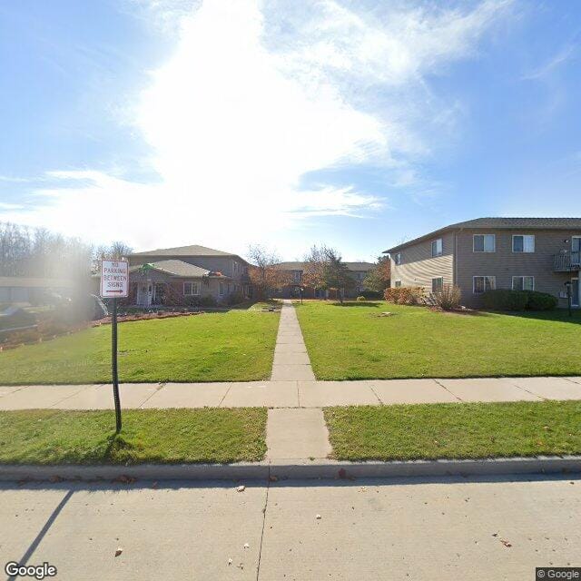 Photo of YORKSHIRE APTS at 3315 YORKSHIRE LN MANITOWOC, WI 54220