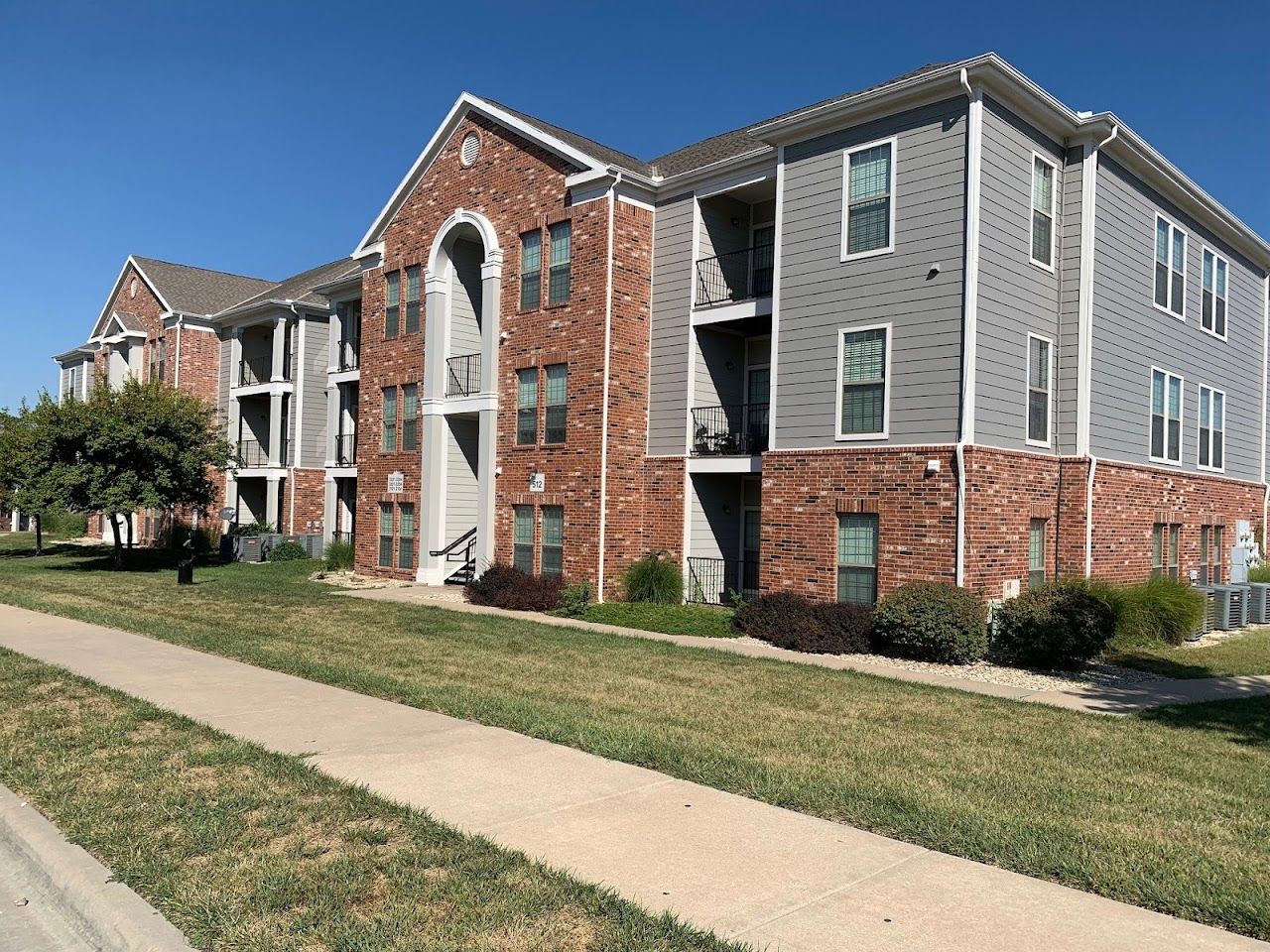 Photo of HIGHLAND RIDGE APTS. Affordable housing located at 509 STONE DR MANHATTAN, KS 66503