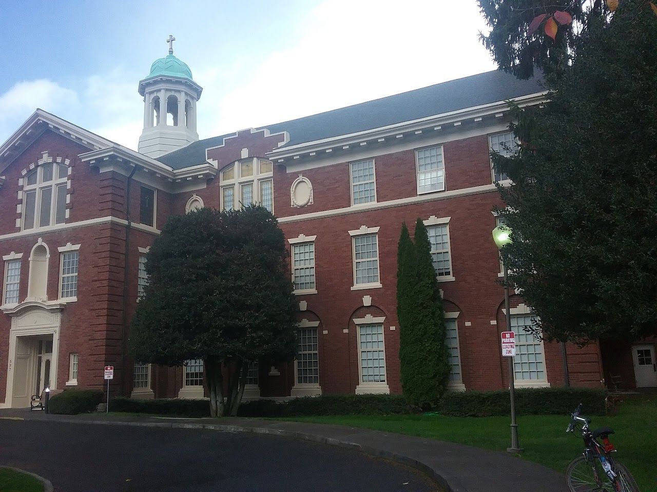 Photo of ROSEMONT COURT. Affordable housing located at 597 N DEKUM ST PORTLAND, OR 97217