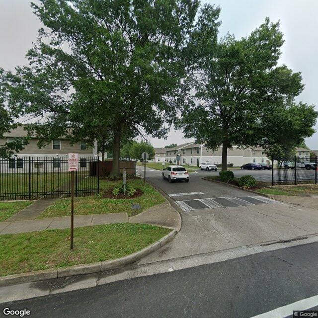 Photo of London Oaks at 2680 High St Portsmouth, VA 23707