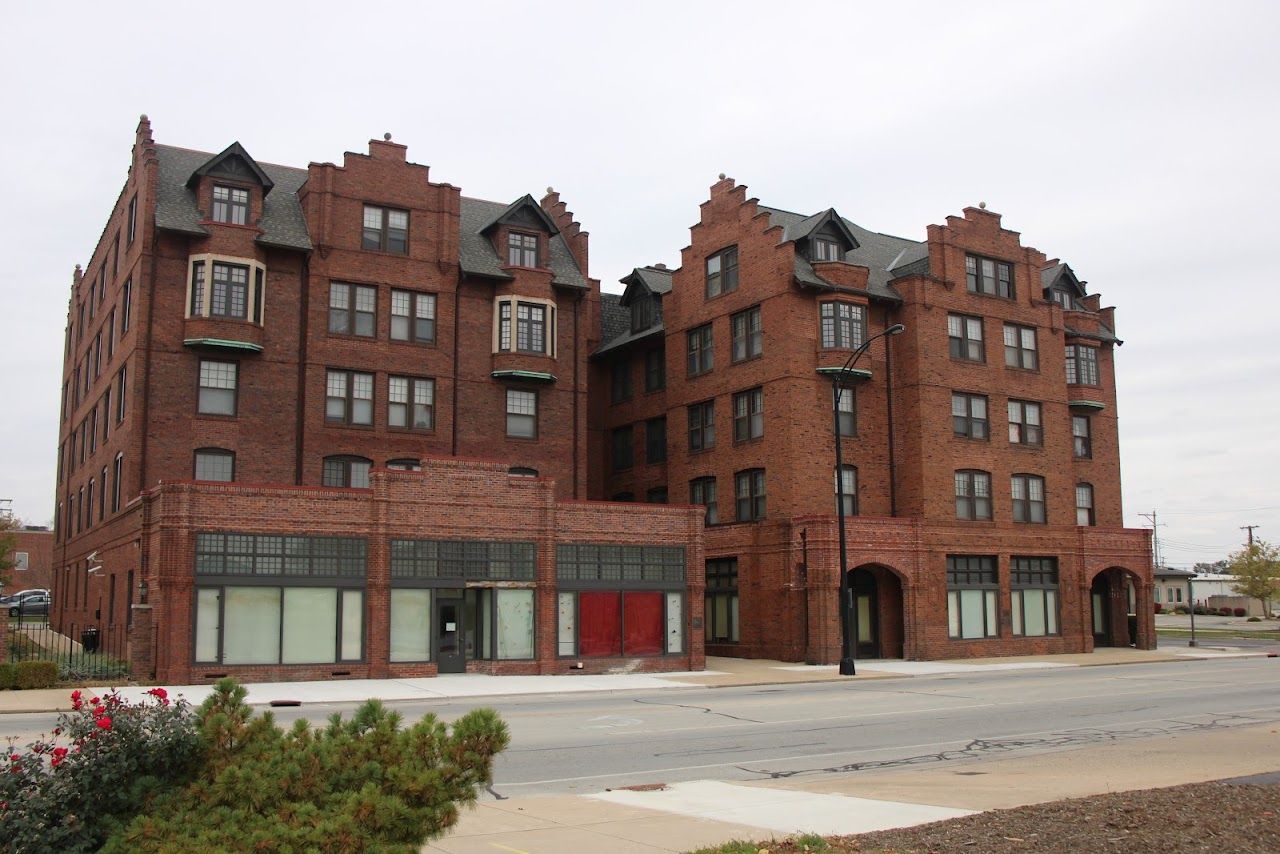 Photo of NEW HOLLAND APTS at 324 N VERMILION ST DANVILLE, IL 61832