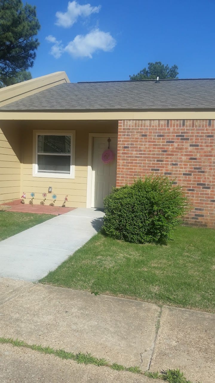 Photo of WESLEY GRACELAND GARDENS at 1430 GRACELAND PINES STREET MEMPHIS, TN 38116