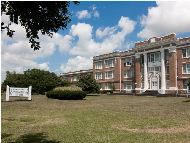 Photo of SCHOOL DAYS. Affordable housing located at 415 CENTER STREET NEW IBERIA, LA 70560