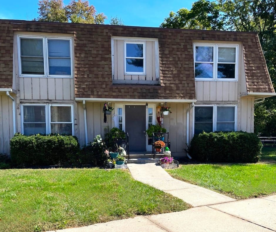 Photo of SHUMWAY APTS. Affordable housing located at 600 W THIRD ST TAYLORVILLE, IL 62568