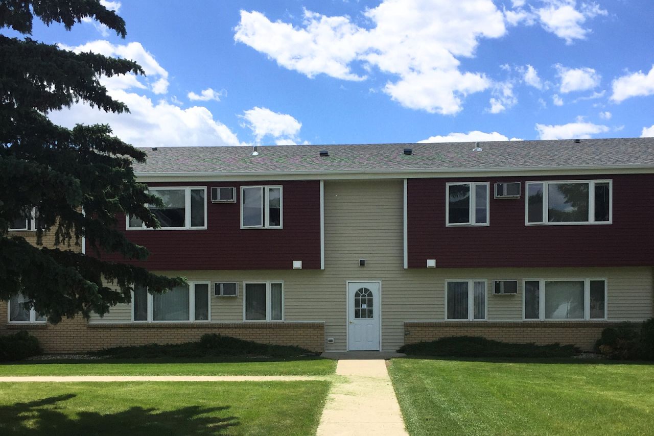 Photo of HILLTOP VILLA at 911 14TH ST NE JAMESTOWN, ND 58401