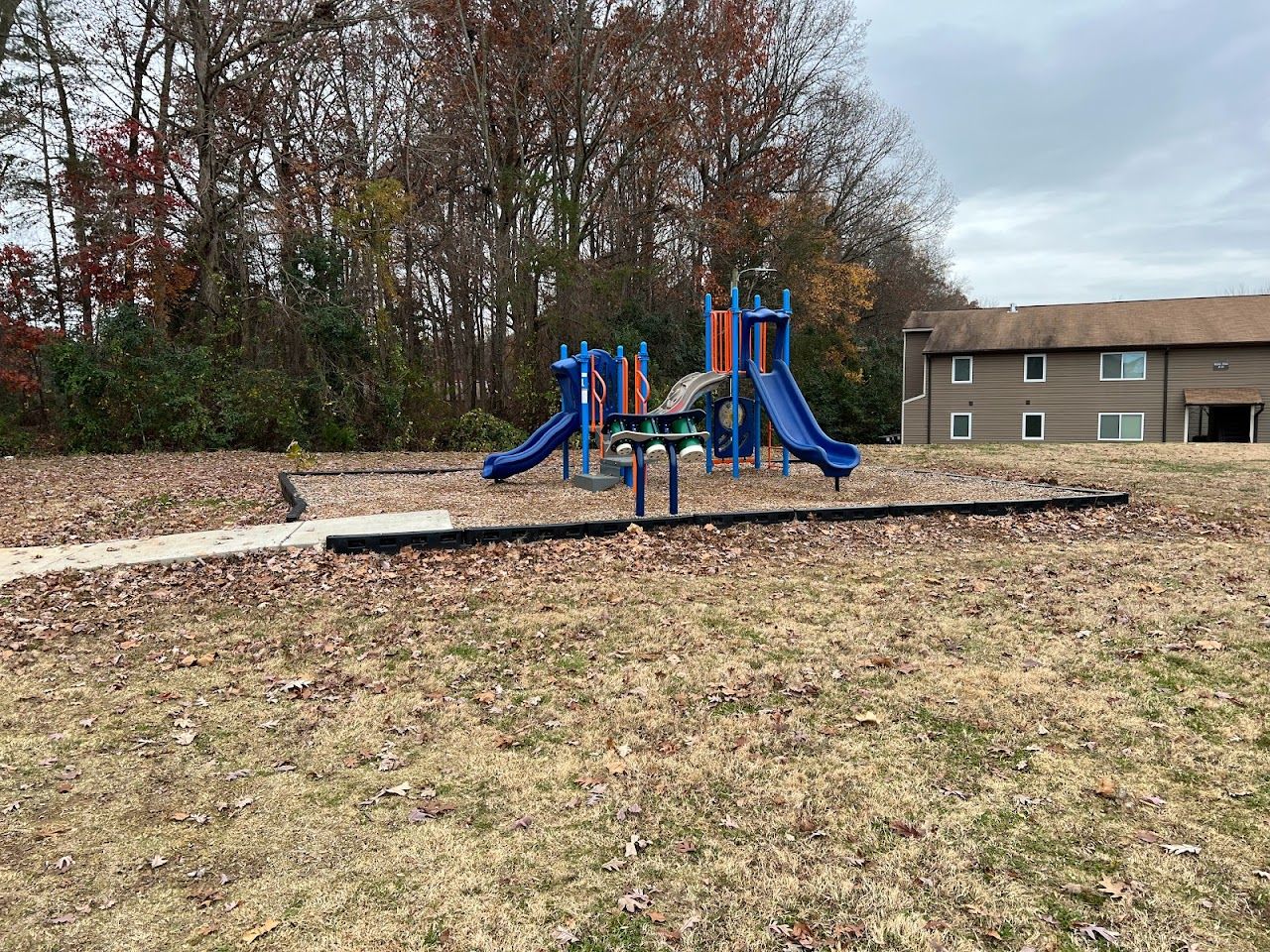 Photo of HERITAGE PARK APARTMENTS. Affordable housing located at 7100 SNOW LANE CHARLOTTE, NC 28227