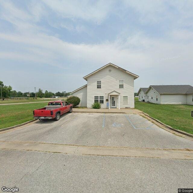 Photo of Village Green Apartments at 811 Meadowview Dr Flora, IL 62839