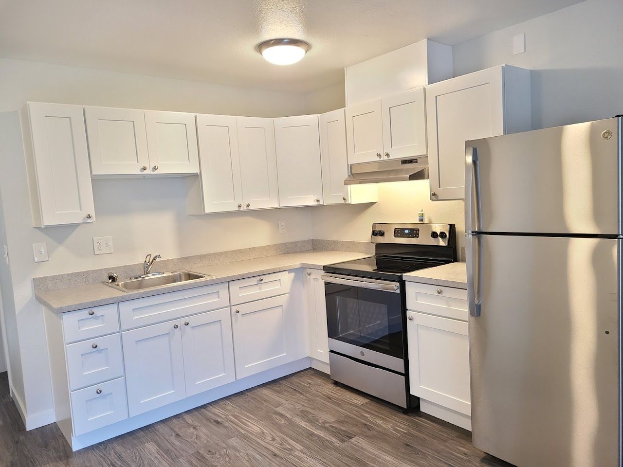 Photo of LA MADERA APARTMENT HOMES. Affordable housing located at 28620 PACIFIC HIGHWAY SOUTH FEDERAL WAY, WA 98003