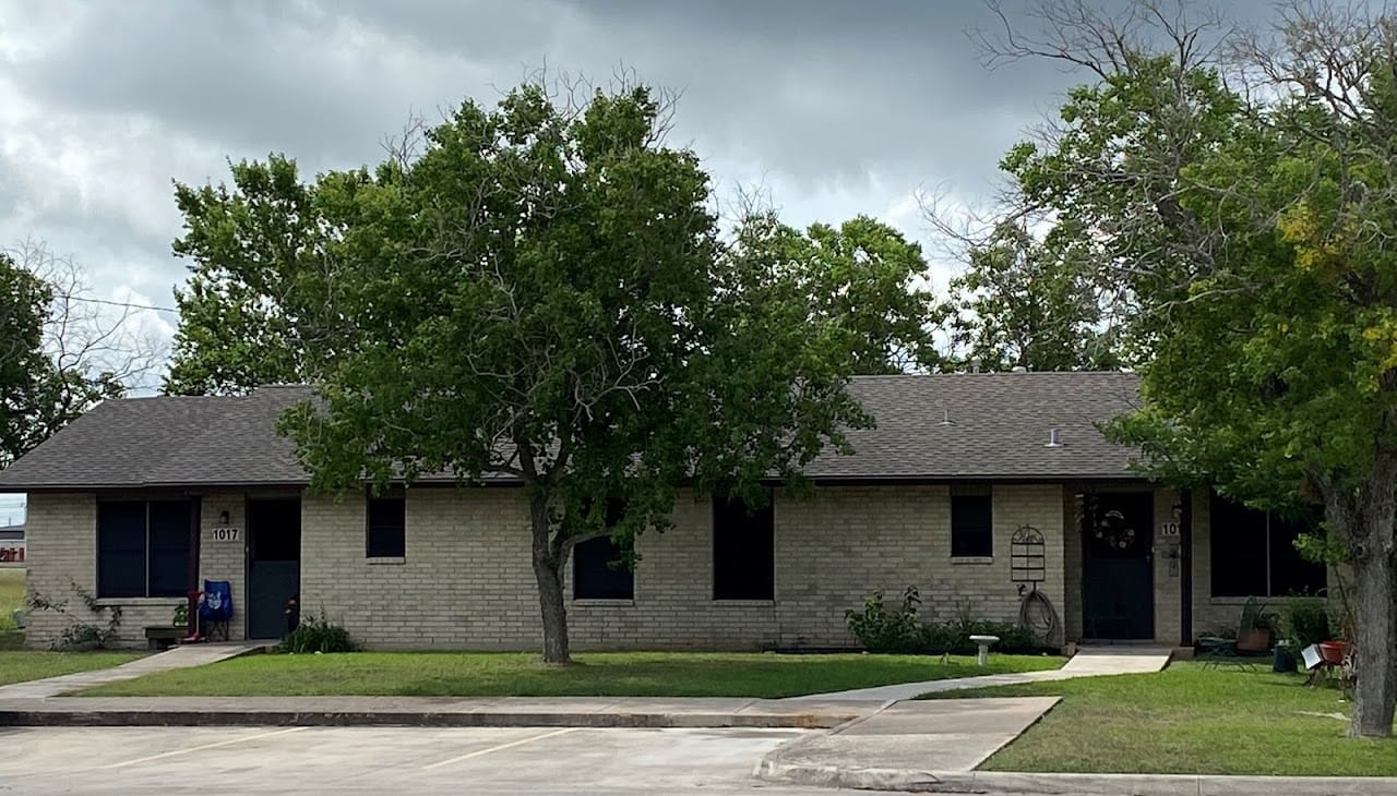 Photo of Meadow Park Village Apartments. Affordable housing located at 1200 Meadow Park Ln Lockhart, TX 78644