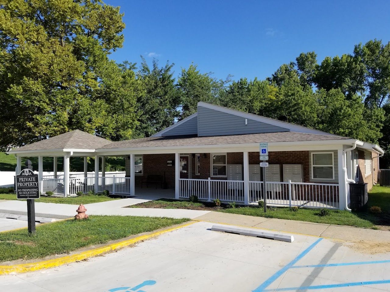 Photo of COUNTRY APARTMENTS. Affordable housing located at 600 N HIGH STREET BROWNSTOWN, IN 47220