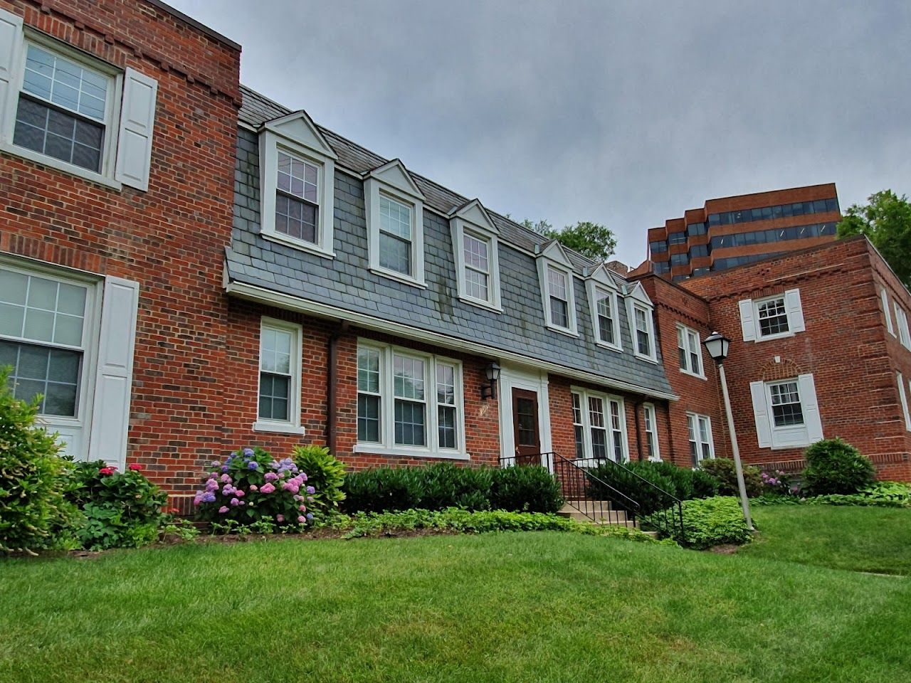 Photo of COLONIAL VILLAGE WEST at 2111 NORTH KEY BOULEVARD ARLINGTON, VA 22201