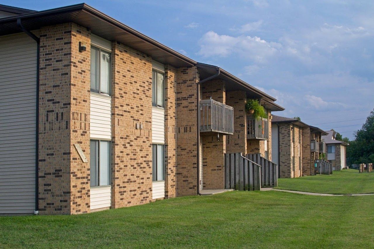 Photo of ENGLISH VILLAGE-PHASE II. Affordable housing located at 220 S OAK GROVE AVE SPRINGFIELD, MO 65802