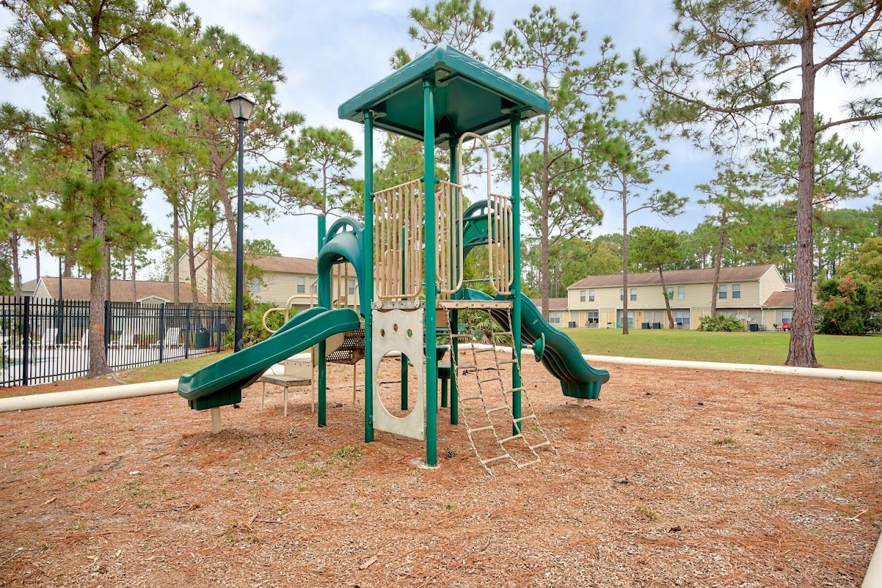Photo of Pinewood Pointe Apartments at 1801 Kernan Blvd Jacksonville, FL 32246