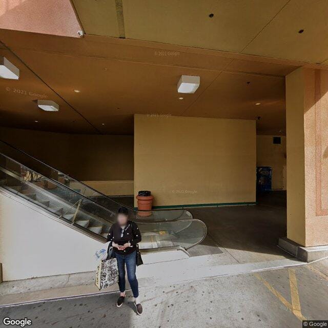 Photo of HOLLYVIEW SENIOR APTS at 5411 HOLLYWOOD BLVD LOS ANGELES, CA 90027