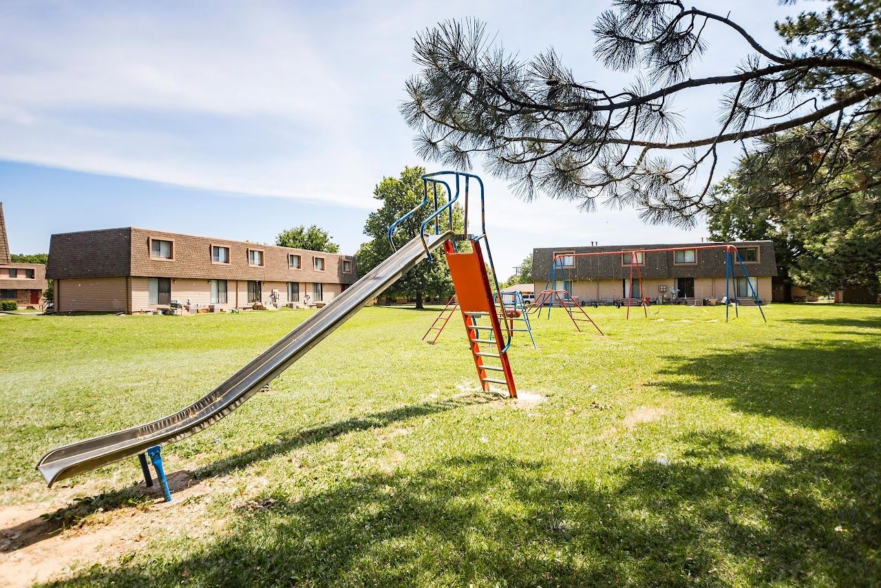 Photo of SUNSET TOWNHOMES at 1107 BOYD AVE NEWTON, KS 67114