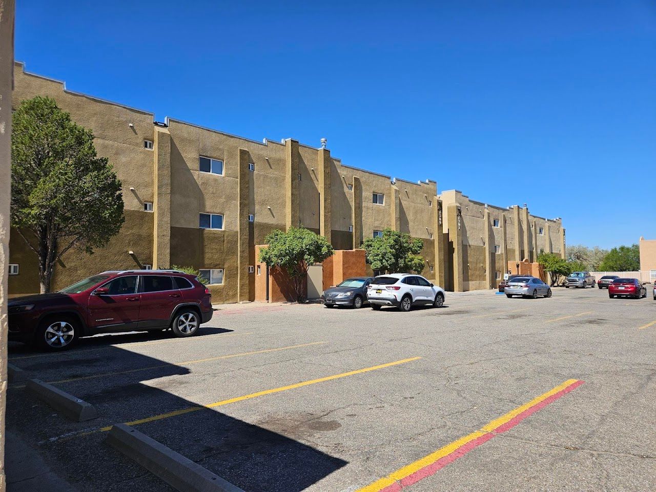Photo of Sunport Plaza Apartments at 1301-1325 Wellesley Dr SE Albuquerque, NM 87106