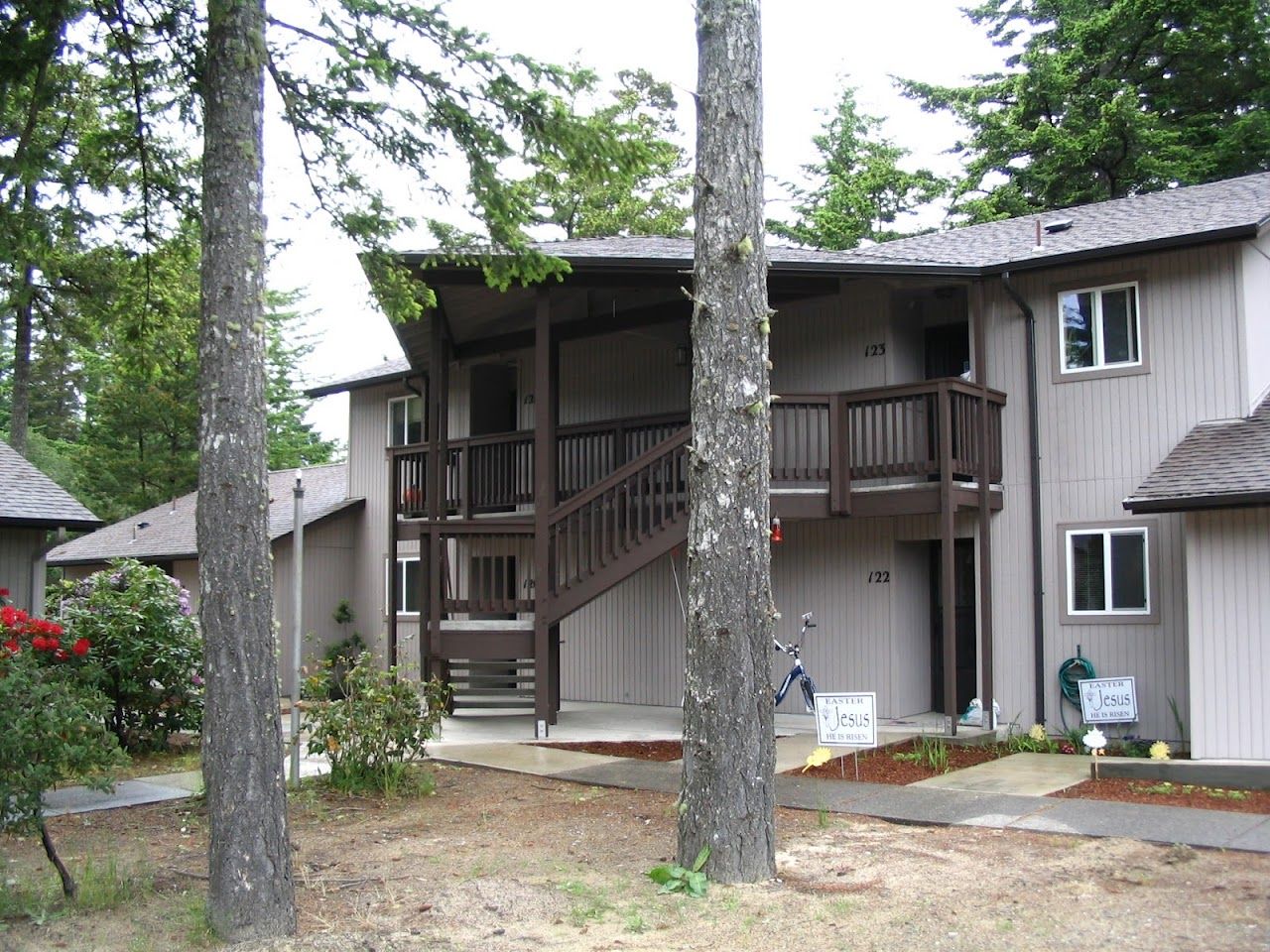 Photo of Elm Park Apartments. Affordable housing located at 1051 Greenwood St Florence, OR 97439
