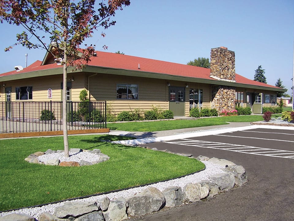 Photo of Auburn Manor Apartments. Affordable housing located at 950 14th St NE Auburn, WA 98002