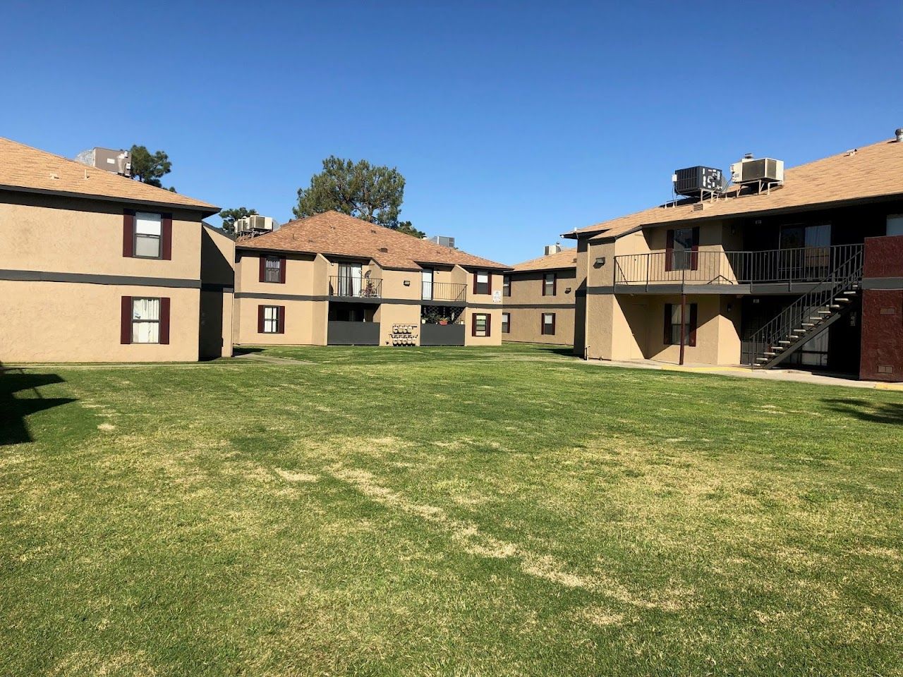 Photo of EMERALD GLEN APTS. Affordable housing located at 1201 40TH ST BAKERSFIELD, CA 93301