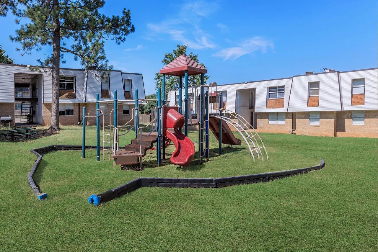 Photo of Summit at Valley Heights at 5000 Summertree Dr North Little Rock, AR 72116