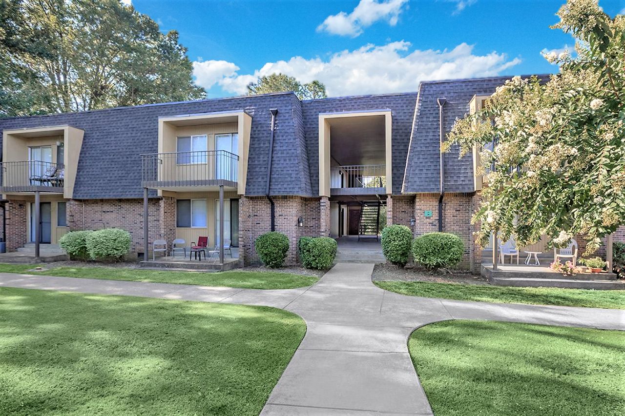 Photo of PATRICIAN TERRACE APTS at 1585 HOLLYWOOD DR JACKSON, TN 38305