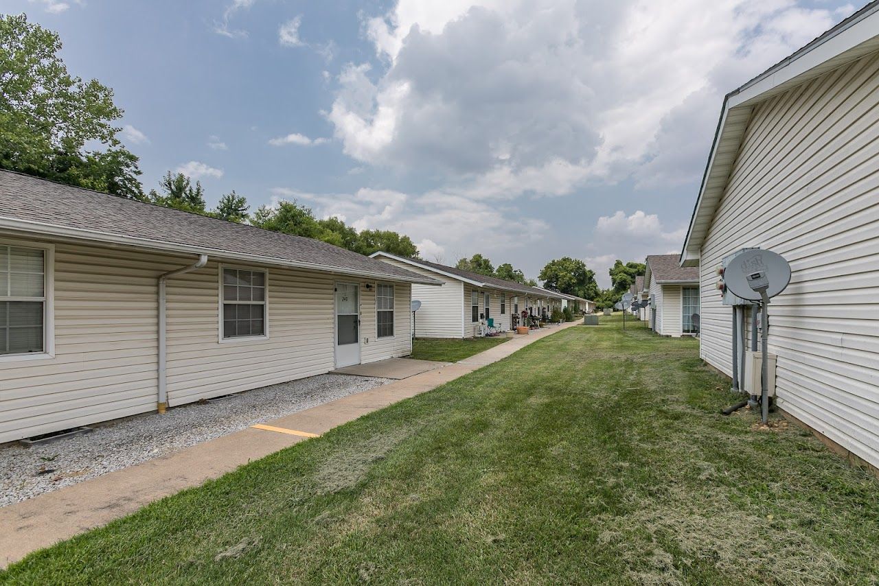 Photo of MORITZ PLACE PHASE II. Affordable housing located at 1735 HAZEL AVE CARTHAGE, MO 64836