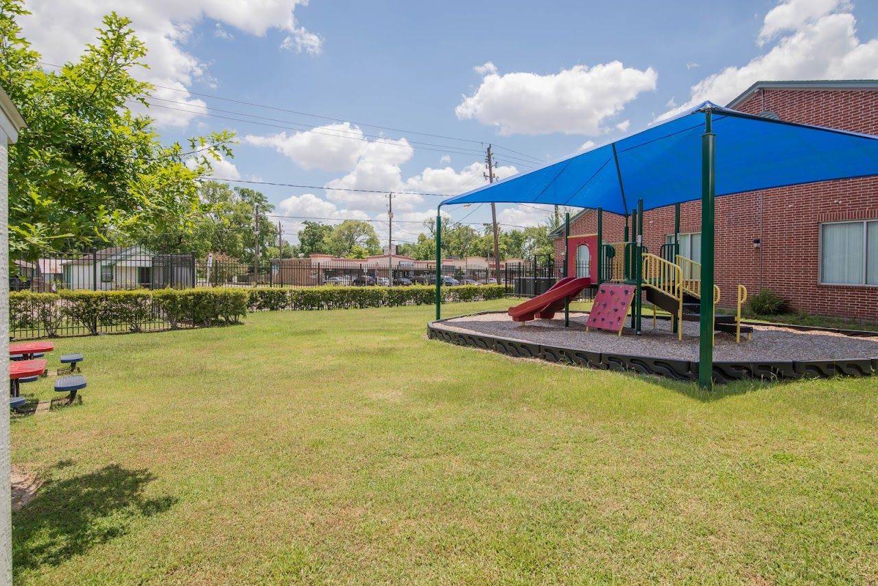 Photo of LINCOLN PARK APTS. Affordable housing located at 790 W LITTLE YORK RD HOUSTON, TX 77091