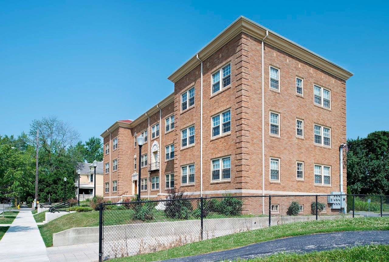 Photo of Jackson & Vine Apartments at 619 E Jackson St Muncie, IN 47305