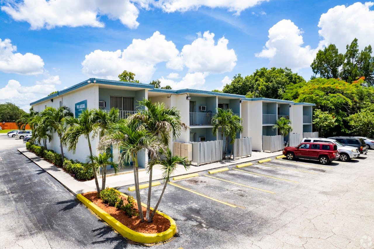 Photo of The Lakeside at 2315 Apartments. Affordable housing located at 2315 Central Ave Fort Myers, FL 33901