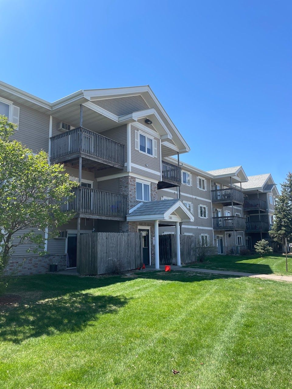 Photo of URBAN CROSSING APARTMENTS at 875 SE GATEWAY DR GRIMES, IA 50111