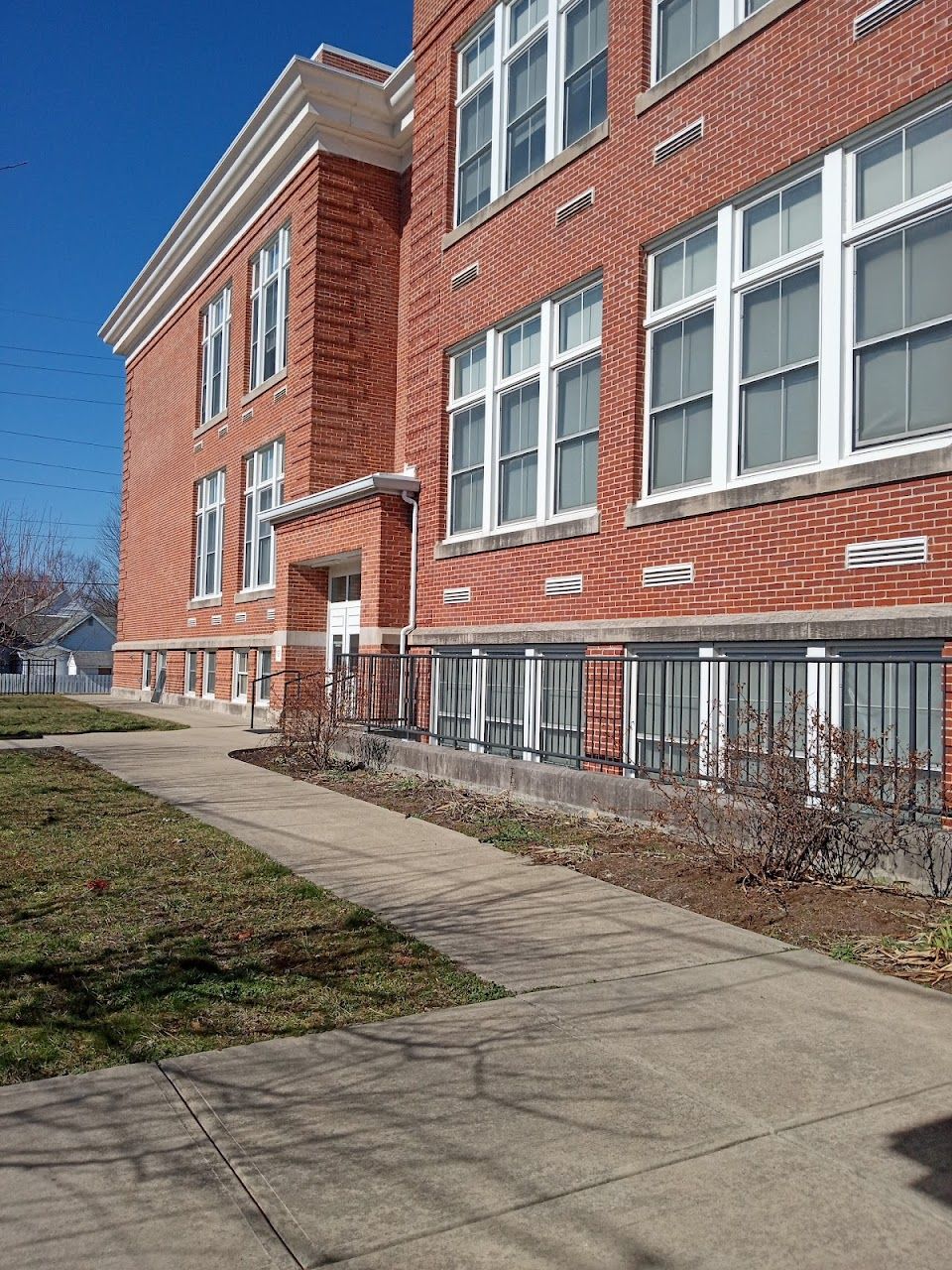 Photo of THE COMMONWEALTH at 23 N RURAL ST INDIANAPOLIS, IN 46201
