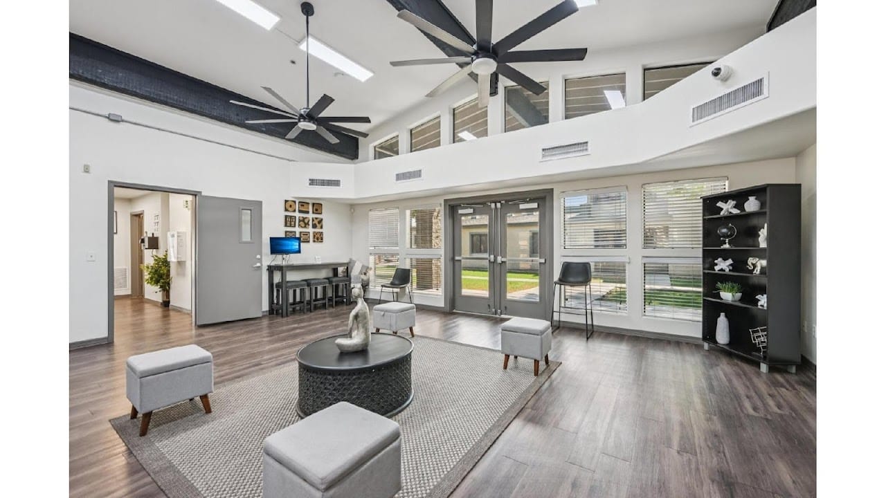 Photo of Bella Vista Apartments. Affordable housing located at 3331 W Taylor St Phoenix, AZ 85009