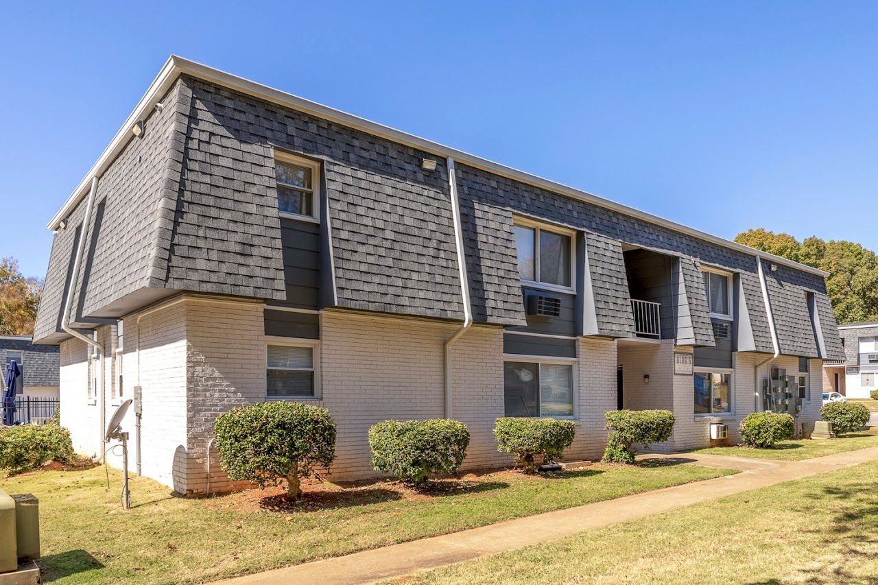 Photo of OAKS APTS at 4121 NEWSON RD SW HUNTSVILLE, AL 35805