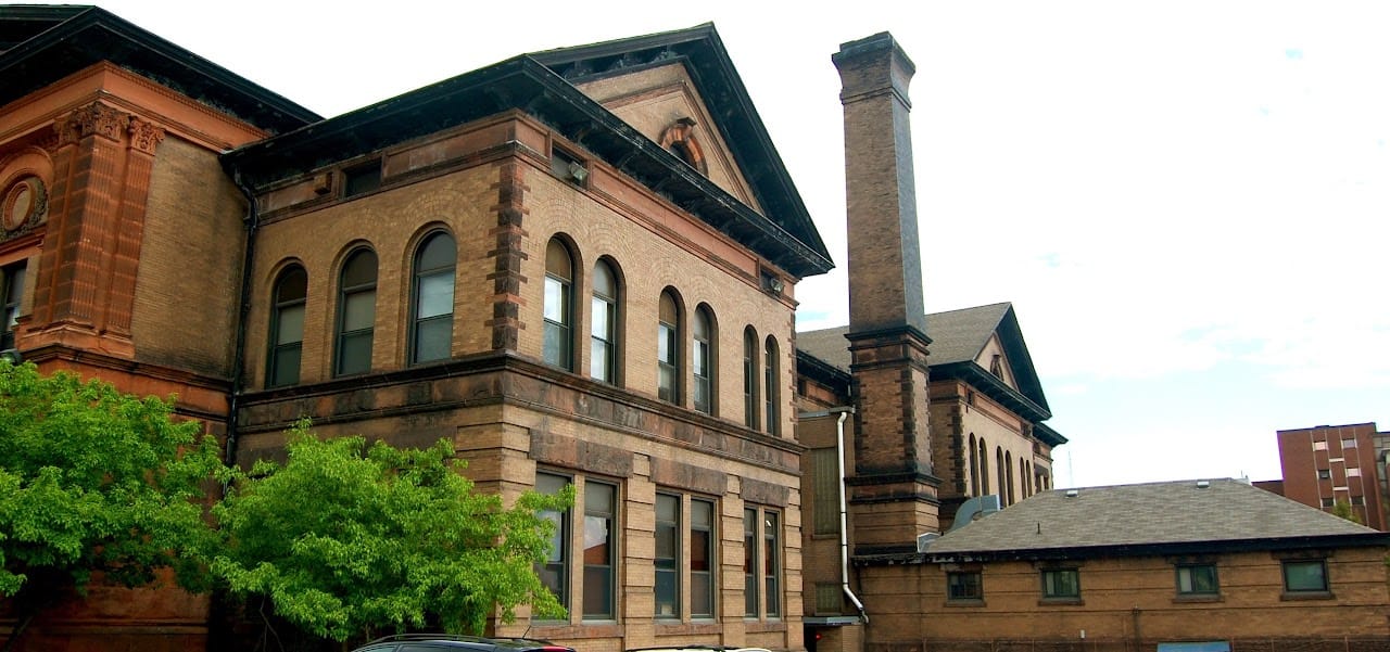 Photo of Jefferson Square Apartments. Affordable housing located at 916 E 3rd St Duluth, MN 55805