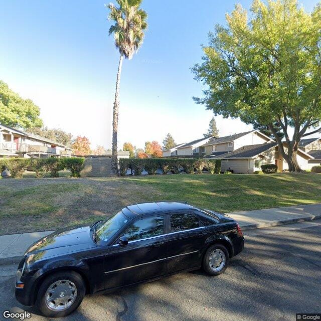 Photo of WOODSIDE COURT APTS. Affordable housing located at 555 ALASKA AVE FAIRFIELD, CA 94533